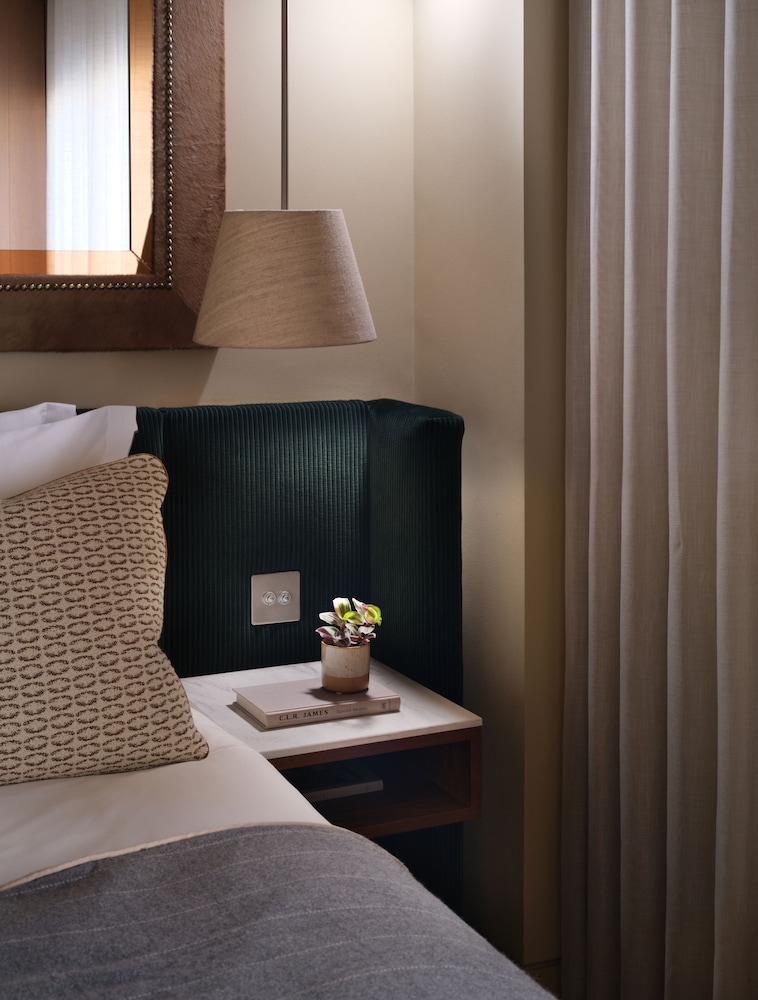 Suite junior, vistas a la ciudad del hotel The Hari. Foto 3