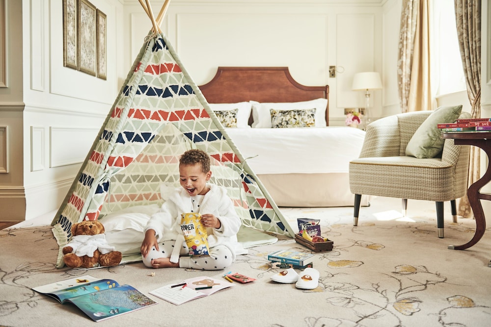 Habitación superior (1 Queen Bed) del hotel The Langham, London. Foto 6