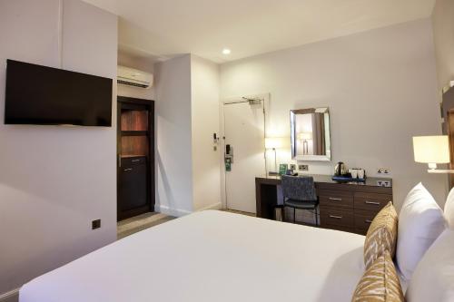 Habitación Doble Estándar del hotel Thistle Holborn. Foto 2