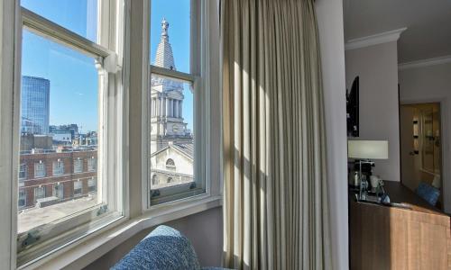 Habitación Executive con cama extragrande del hotel Thistle Holborn