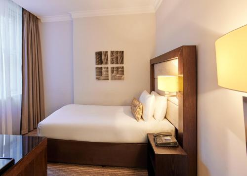 Habitación Individual Estándar del hotel Thistle Holborn. Foto 1