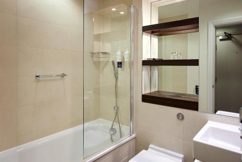 Habitación Individual Estándar del hotel Thistle Holborn. Foto 2