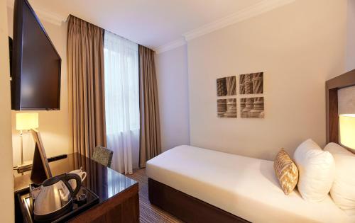 Habitación Individual Estándar del hotel Thistle Holborn. Foto 3