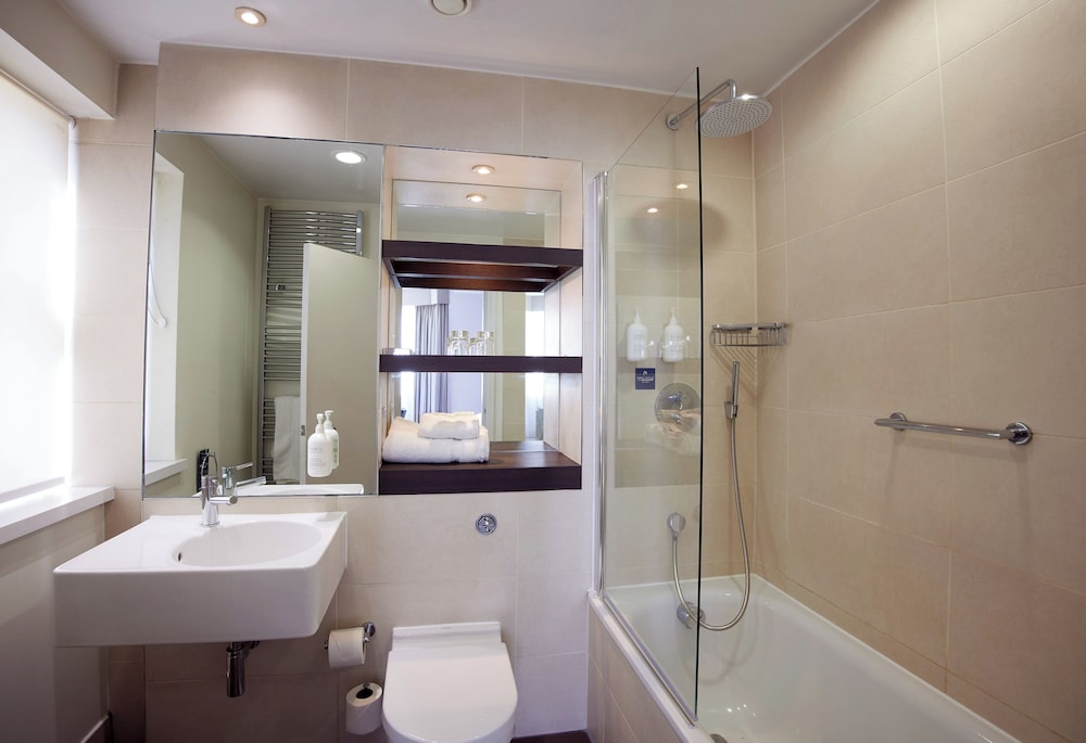 Habitación ejecutiva, 1 cama de matrimonio grande del hotel Thistle Holborn. Foto 5
