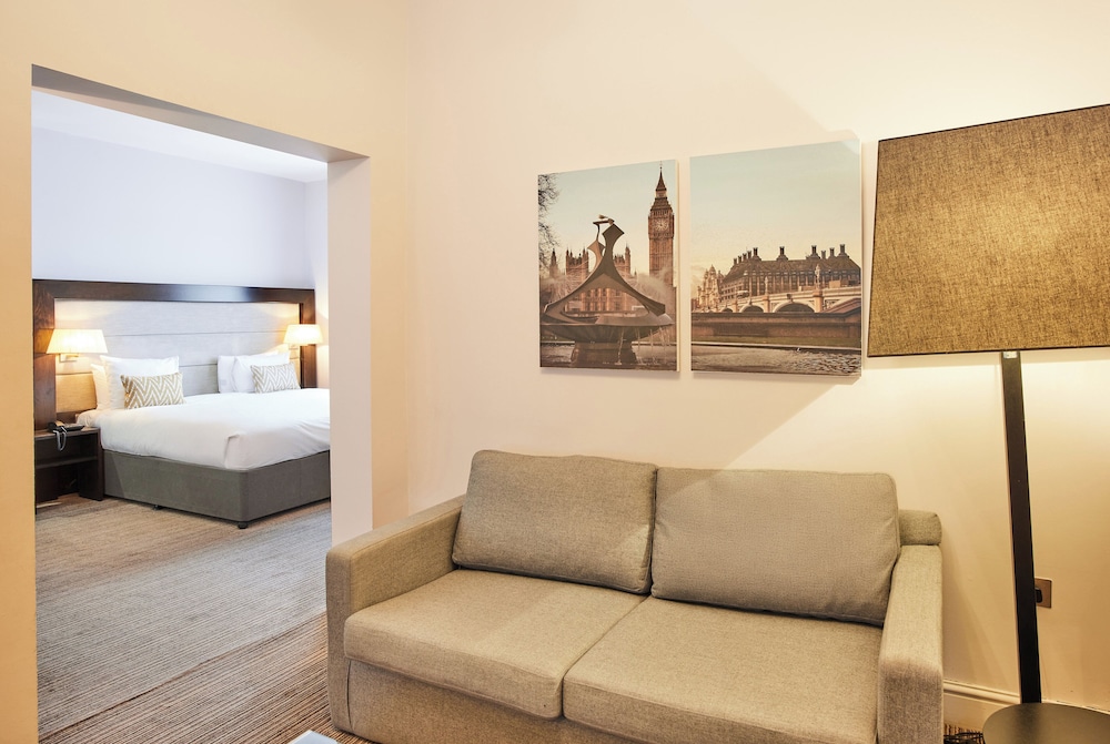 Suite junior, 1 cama doble con sofá cama del hotel Thistle Holborn. Foto 2