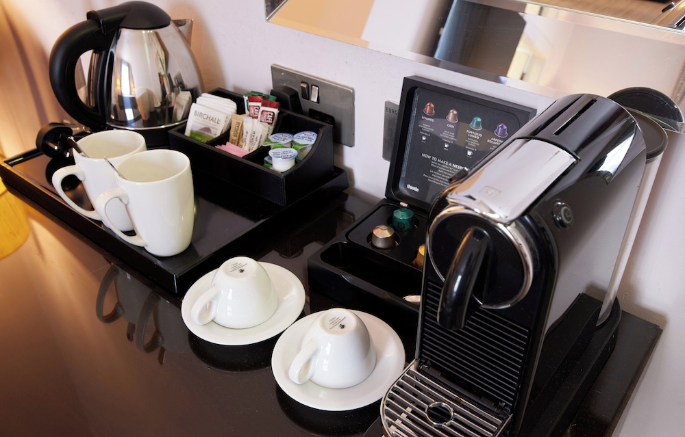 Suite junior, 1 cama doble con sofá cama del hotel Thistle Holborn. Foto 4
