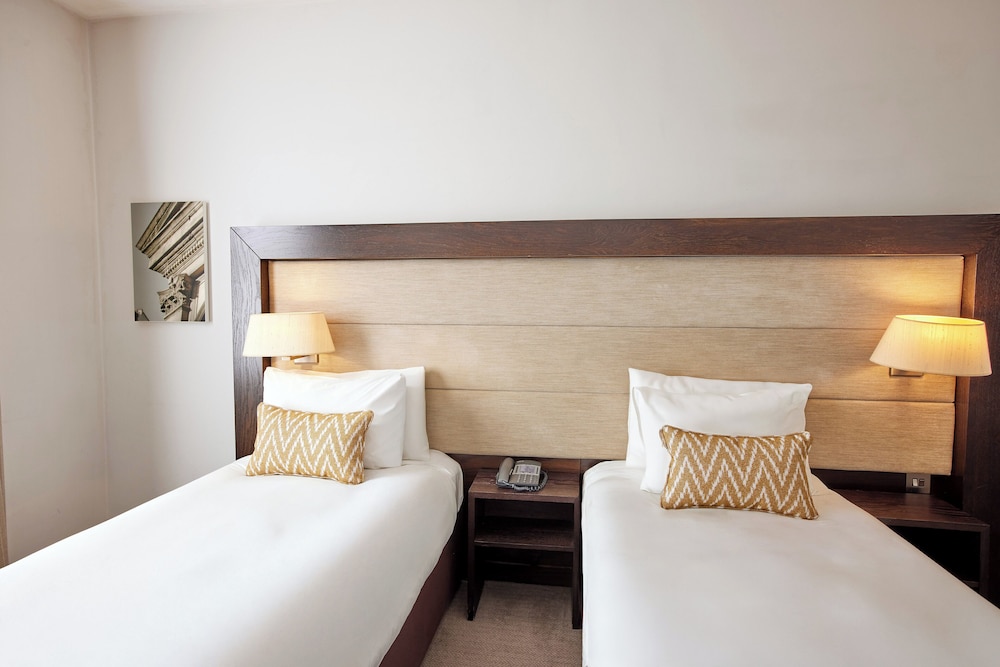 Habitación estándar con 2 camas individuales, 2 camas individuales del hotel Thistle Holborn. Foto 1