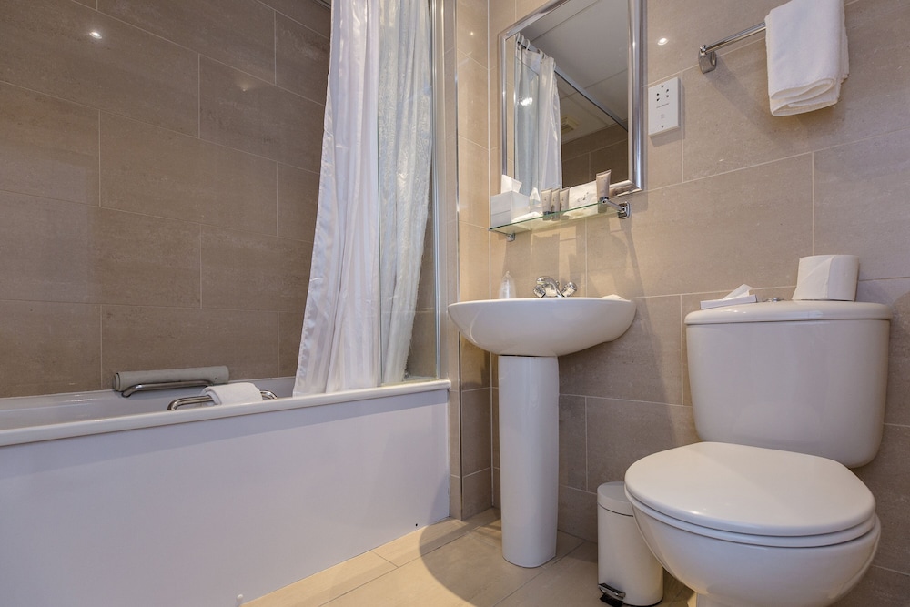Habitación Triple Estándar del hotel Phoenix. Foto 3