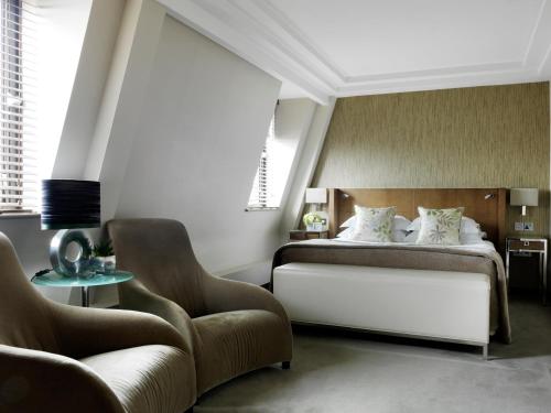 Estudio con 1 cama grande del hotel The Marylebone. Foto 1
