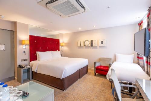 Habitación Familiar Superior - 1 cama grande del hotel Doubletree By Hilton London West End. Foto 1