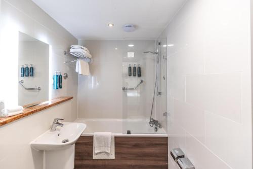 Habitación Doble - 2 camas del hotel Doubletree By Hilton London West End. Foto 8