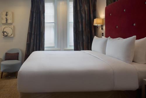 Habitación Doble del hotel Doubletree By Hilton London West End. Foto 14