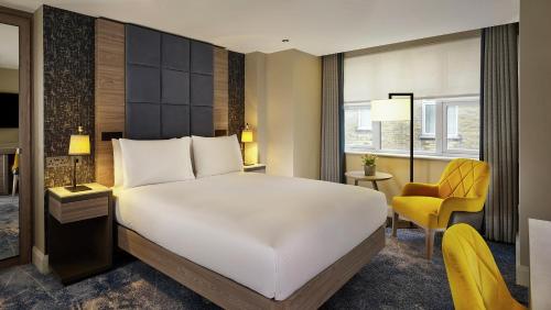 Habitación Deluxe - 1 cama grande del hotel Doubletree By Hilton London West End. Foto 9