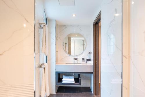 Suite Junior del hotel Doubletree By Hilton London West End. Foto 12