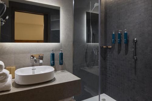 Habitación dúplex con 2 camas dobles - 2 plantas nuevas del hotel Doubletree By Hilton London West End. Foto 12