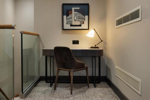 Habitación dúplex con 2 camas dobles - 2 plantas nuevas del hotel Doubletree By Hilton London West End. Foto 15