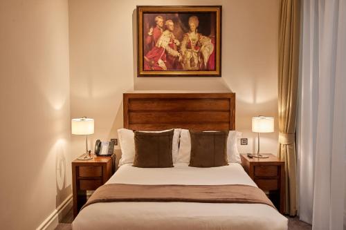Habitación Doble Estándar del hotel The Royal Horseguards, London. Foto 1