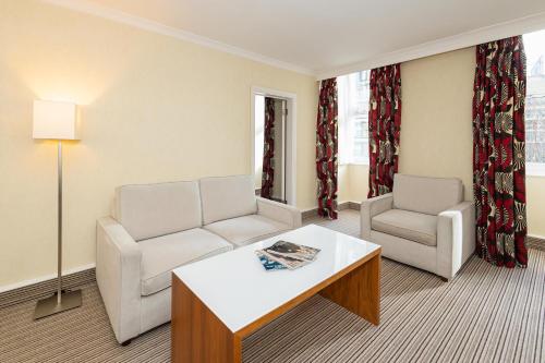 Suite Junior Doble del hotel Hilton London Olympia. Foto 3