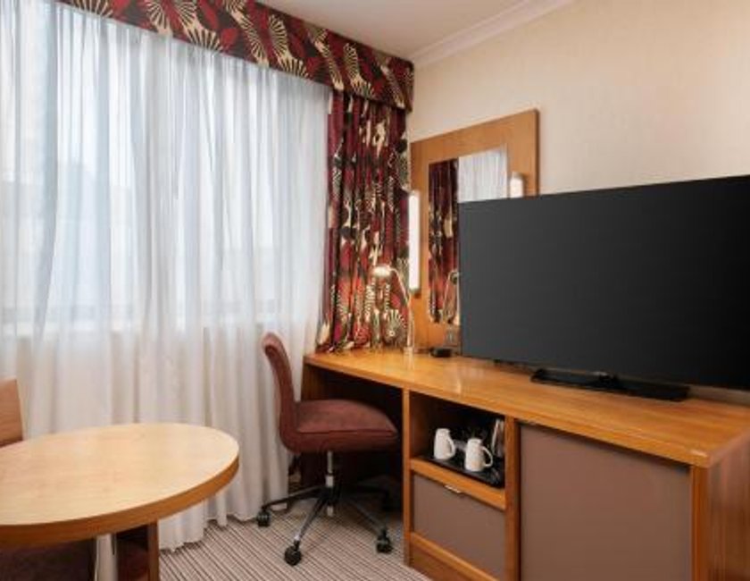 Habitación Doble - 2 camas del hotel Hilton London Olympia. Foto 8