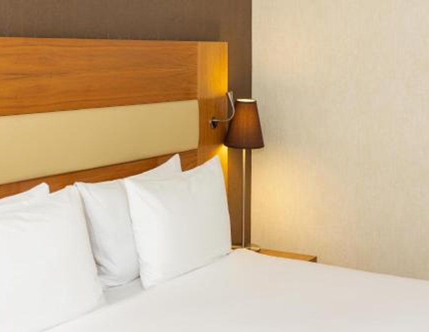 Habitación Doble Deluxe del hotel Hilton London Olympia. Foto 3