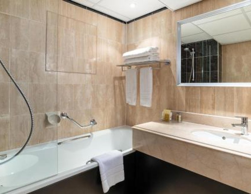 Suite de 1 dormitorio - 1 cama extragrande del hotel Hilton London Olympia