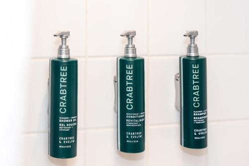 Habitación Doble Deluxe del hotel Hilton London Olympia. Foto 12