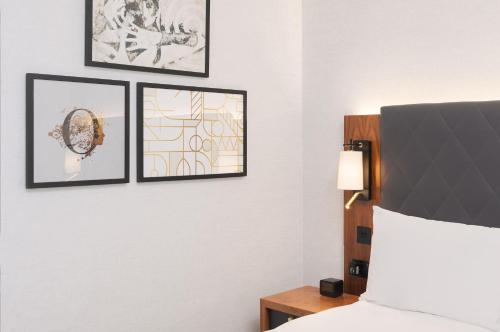 Habitación Individual Premium del hotel Hilton London Olympia. Foto 9