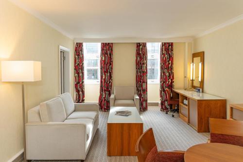 Suite Junior Doble del hotel Hilton London Olympia. Foto 8