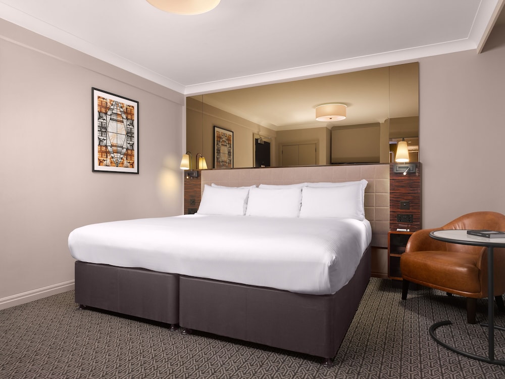 Superior King del hotel Strand Palace. Foto 1
