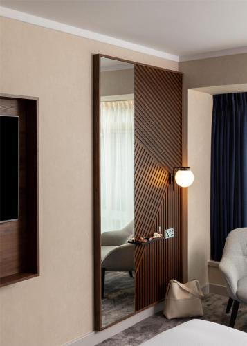 Habitación Familiar con 2 camas grandes del hotel Hilton London Metropole. Foto 5