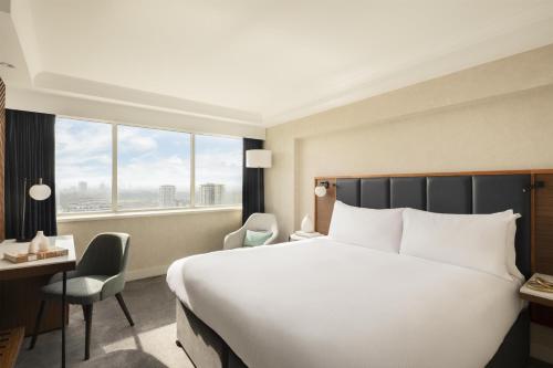Executive King Room with London View del hotel Hilton London Metropole. Foto 1