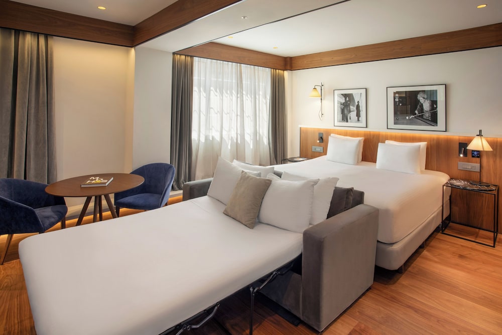 Habitación Familiar con vistas a la ciudad del hotel Melia White House
