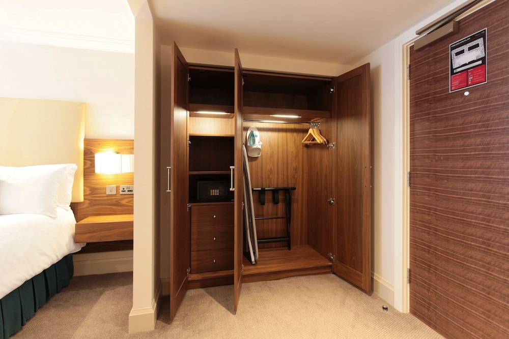 Habitación ejecutiva, 1 cama de matrimonio grande con sofá cama del hotel Thistle London Marble Arch. Foto 1