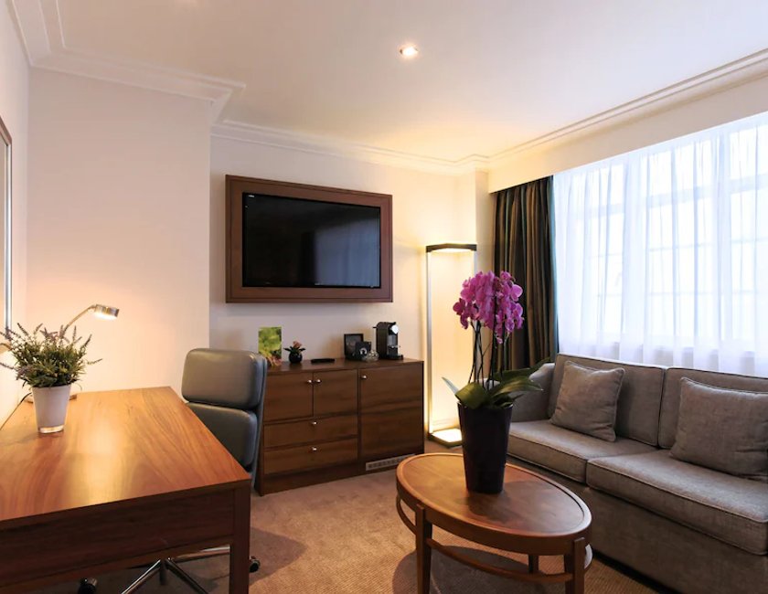 Habitación ejecutiva con 2 camas individuales del hotel Thistle London Marble Arch. Foto 5