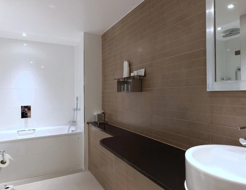 Habitación ejecutiva, 1 cama de matrimonio grande con sofá cama del hotel Thistle London Marble Arch. Foto 9