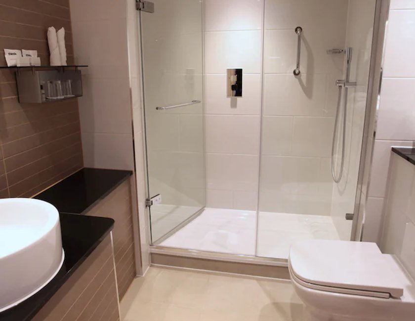 Habitación Deluxe con 2 camas individuales del hotel Thistle London Marble Arch. Foto 7
