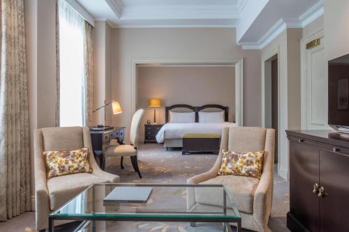 Suite Deluxe - Cama grande del hotel Grosvenor House JW Marriott