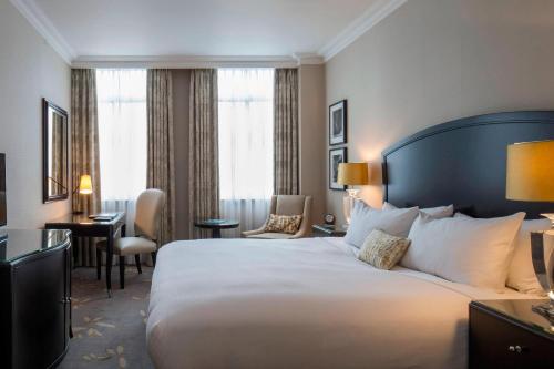 Superior Executive One - Bedroom Suite with Executive Lounge Access del hotel Grosvenor House JW Marriott. Foto 2