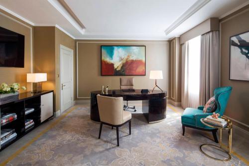 Superior One - Bedroom Executive Royal Suite with Lounge Access del hotel Grosvenor House JW Marriott. Foto 6