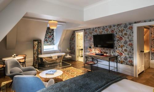 Estudio con cama extragrande del hotel The Bloomsbury. Foto 3