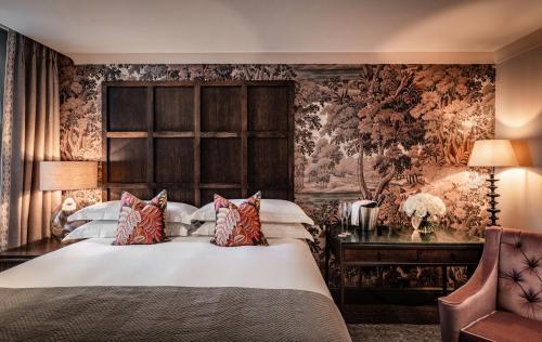 Habitación Clásica con cama extragrande del hotel The Bloomsbury. Foto 3