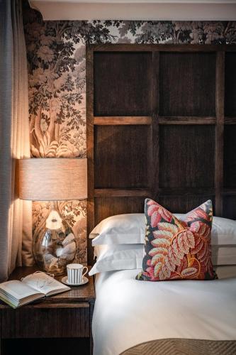 Habitación Clásica con cama extragrande del hotel The Bloomsbury. Foto 4