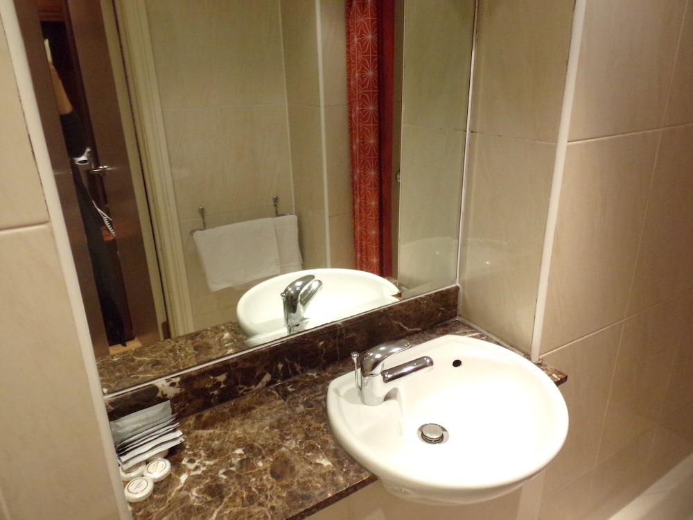 Habitación triple del hotel Wedgewood. Foto 7