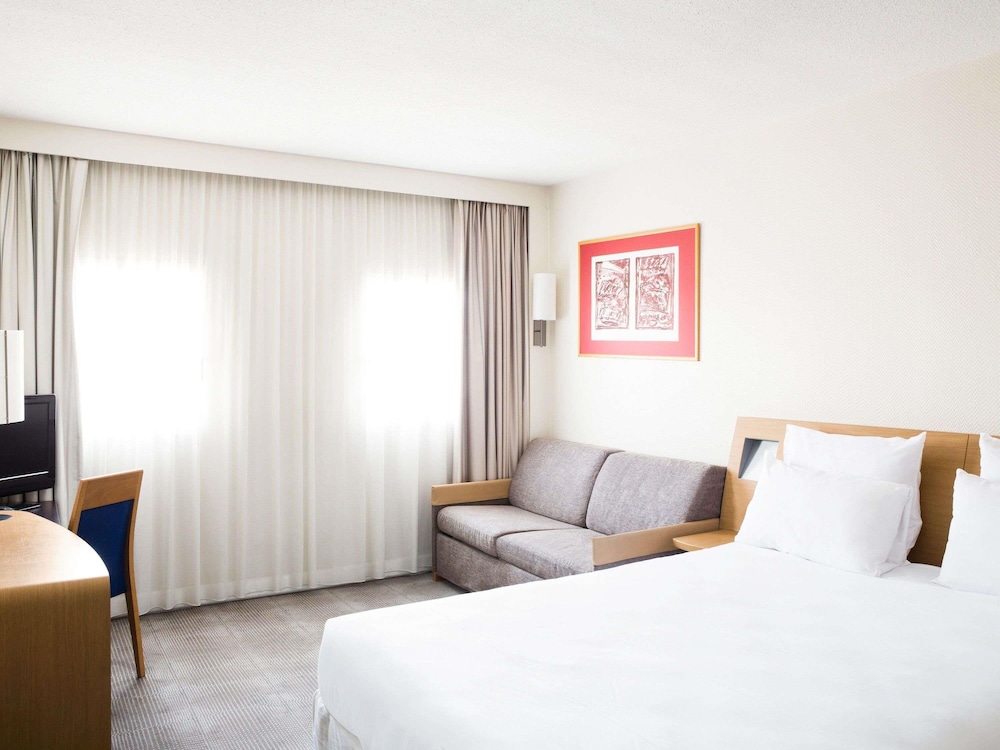 Habitación estándar con 1 cama doble convertible del hotel Novotel Manchester West. Foto 6