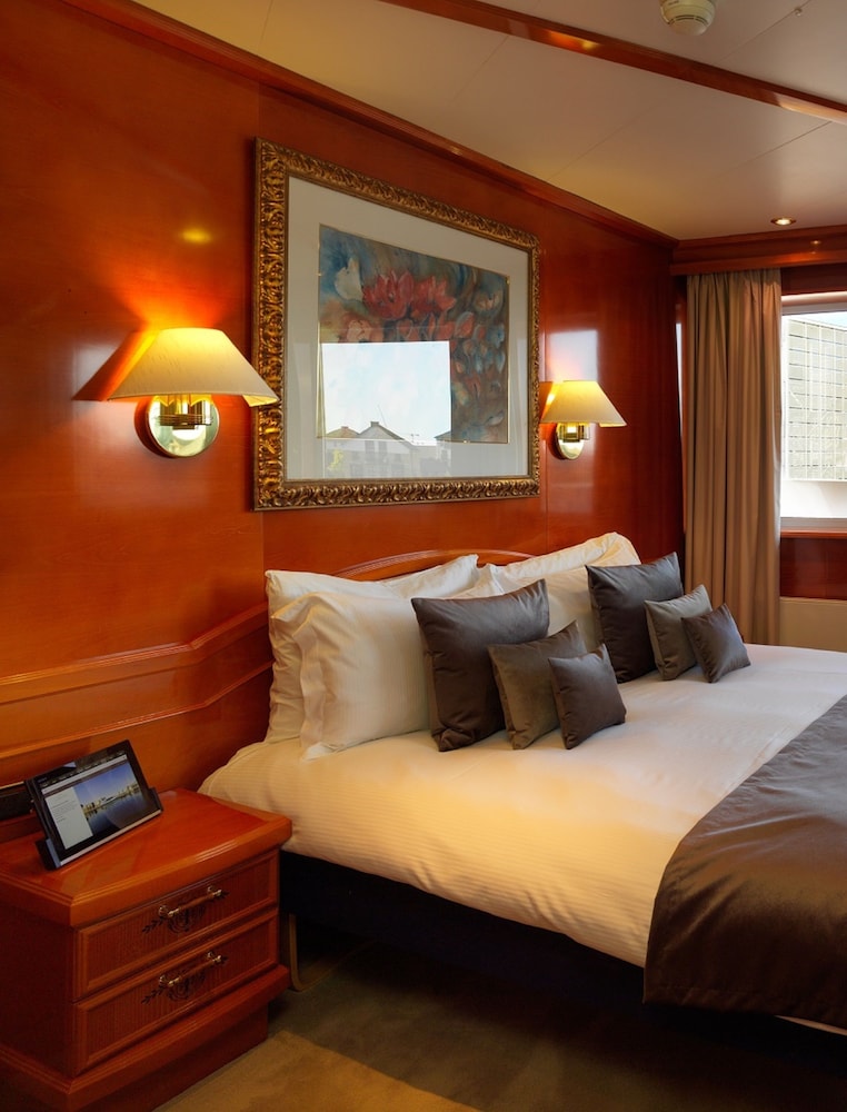 Suite junior (Dockview) del hotel Sunborn London. Foto 1
