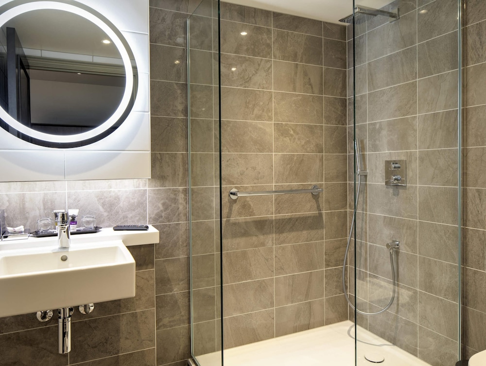 Habitación Doble o Gemela Clásica del hotel Mercure Oxford Eastgate. Foto 1
