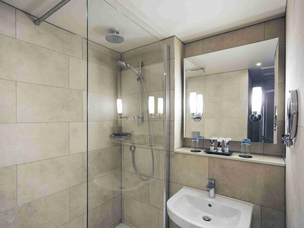 Habitación Doble o Gemela Clásica del hotel Mercure Oxford Eastgate. Foto 3