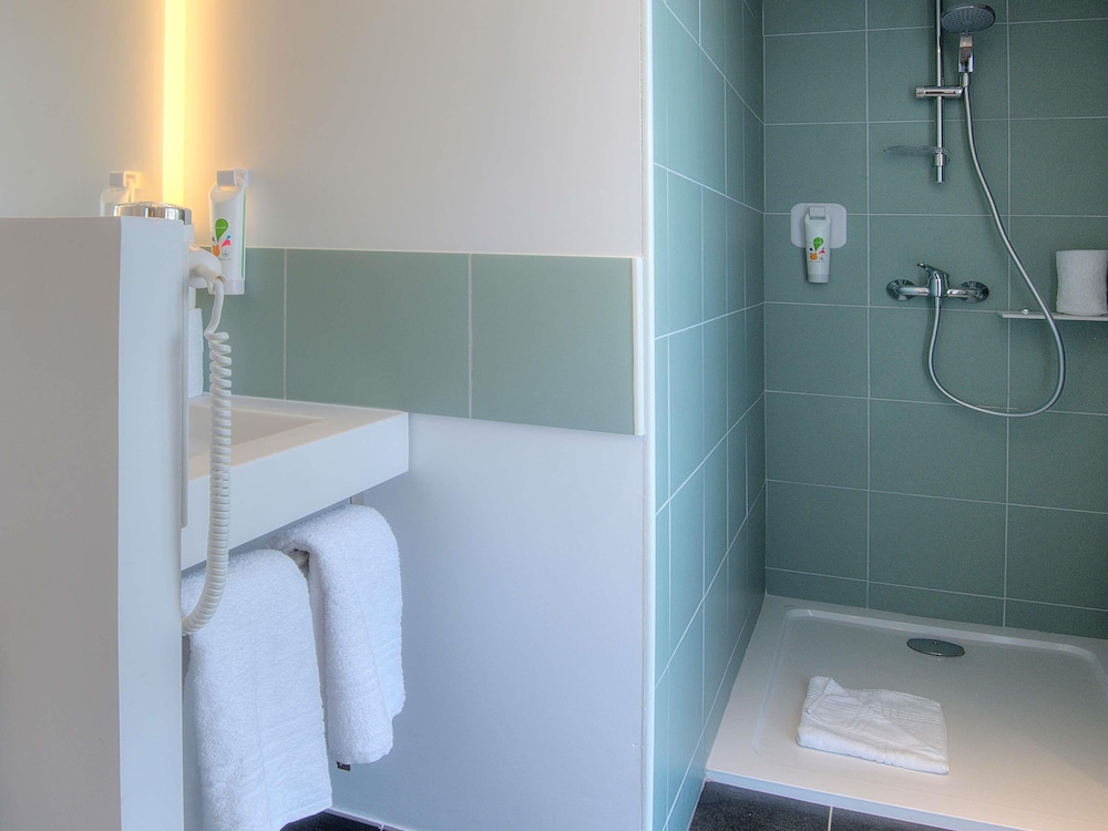 Habitación estándar con una cama individual del hotel Ibis Styles Nice Centre Gare. Foto 4