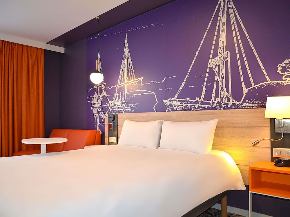 Habitación Estándar con 1 cama doble y sofá del hotel Ibis Styles Ancenis Centre
