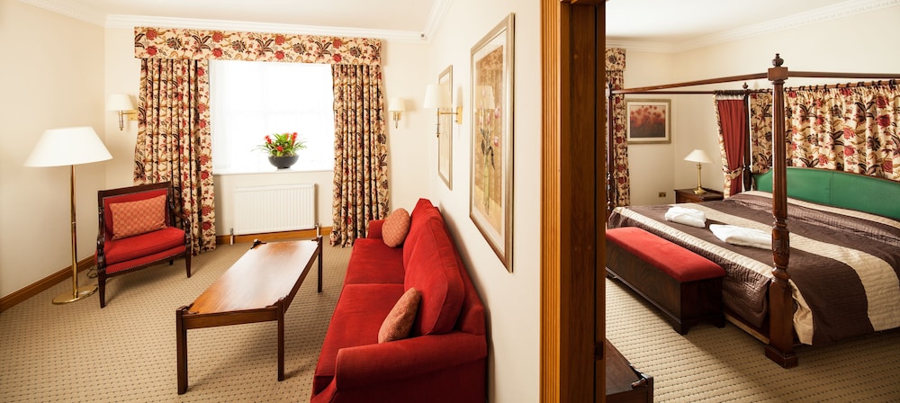 Suite superior con 1 cama doble del hotel Mercure York Fairfield Manor. Foto 2